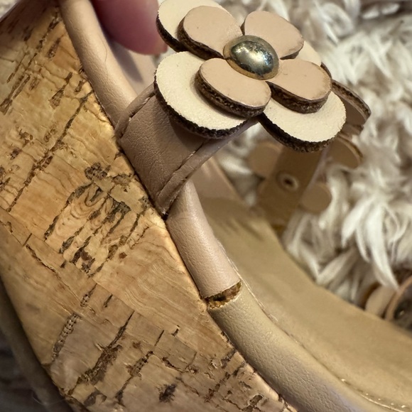 ESPRIT Sandals Cream Flower Embellishment Size 7.5/8 - Picture 10 of 10